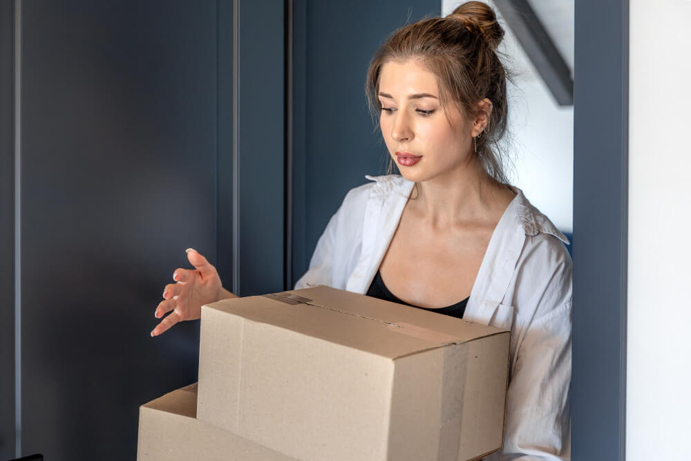 Pacco Restituito al Mittente: Cause, Dinamiche Logistiche e Strategie di Prevenzione